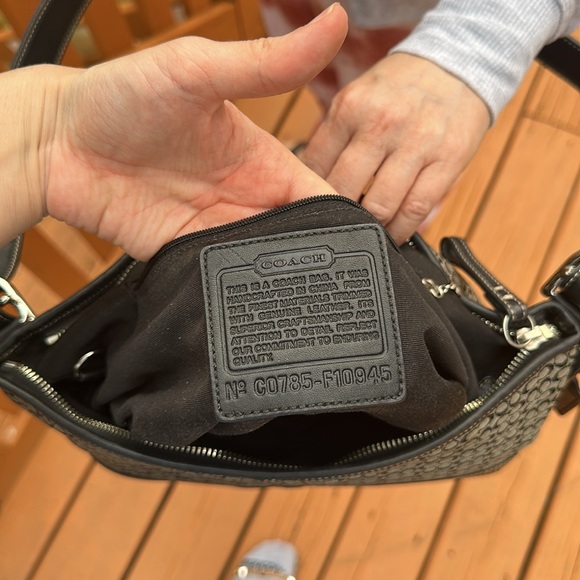 Coach F10945 Soho Hamptons Signature Mini Adjustable Shoulder Bag Black - Picture 15 of 16